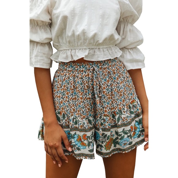 🆕 Boho Cream Floral Print Elastic Waist Shorts - Picture 4 of 5